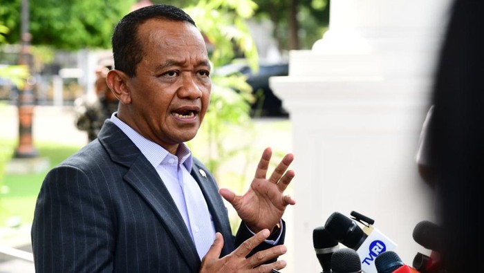 Petani Bahlil Targetkan Tak Ada Lagi Desa Gelap 2029